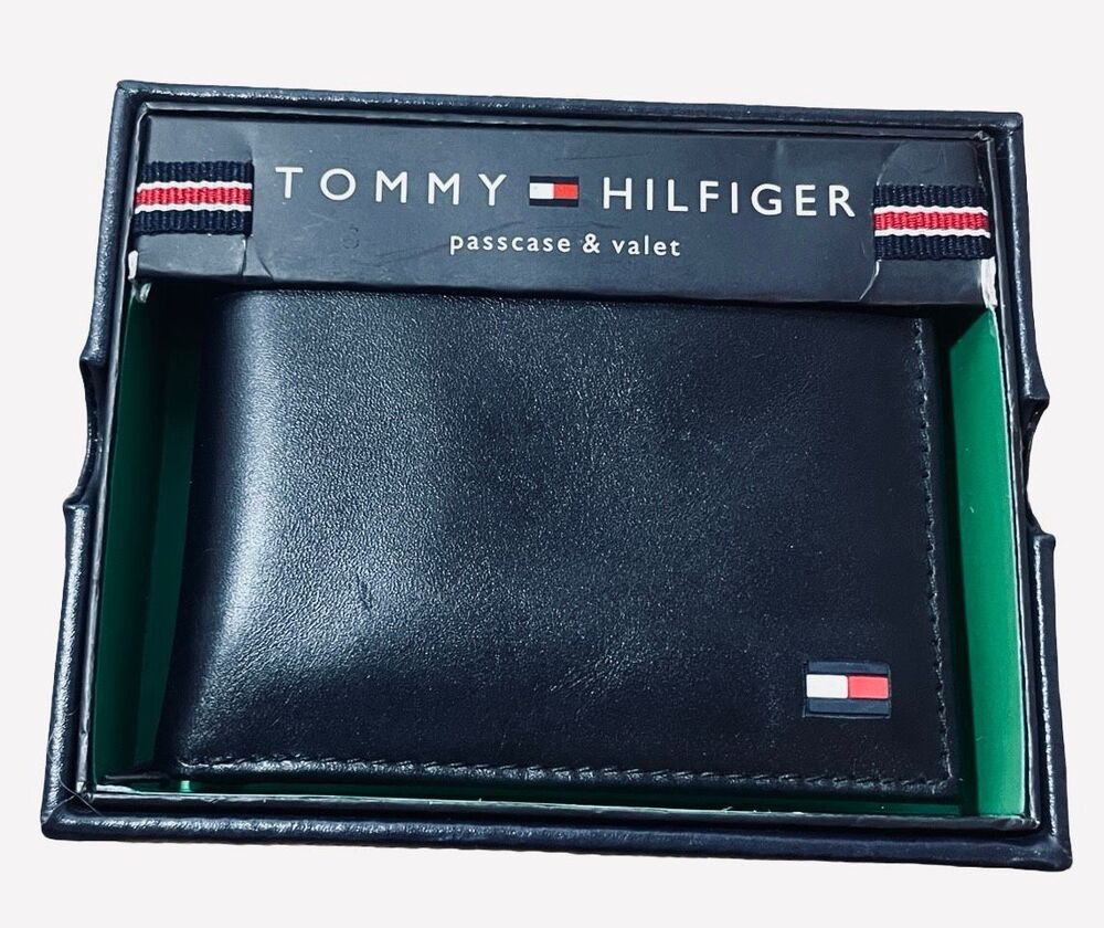 Tommy Hilfiger Men’s Passcase Wallet NWT